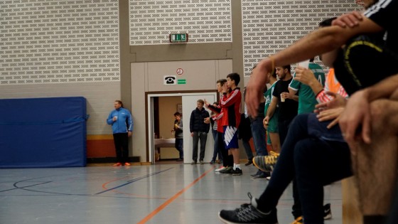 Bilder: Hobby-Fussballturnier mit Flüchtlingen in der Großsporthalle, Bild 108 von 298
