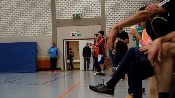 Bilder: Hobby-Fussballturnier mit Flüchtlingen in der Großsporthalle, Bild 109 von 298