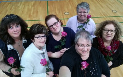 Herzlichen Glückwunsch, der Tanzkreis besteht seit einem Jahr!