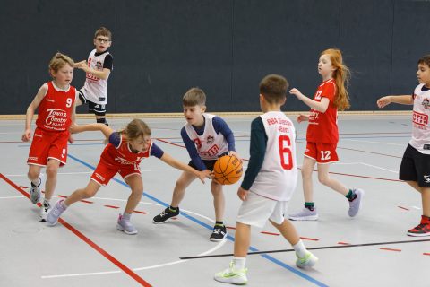 Bilder: Große Bühne für die Basketball-U8-Youngsters in Gladenbach, Bild 25 von 27